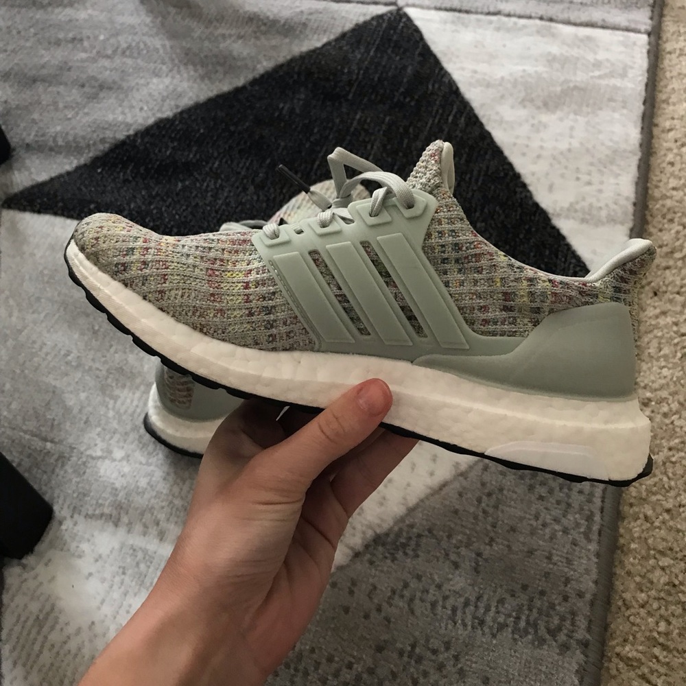 Adidas Ultraboosts (big kids size 6) (women’s 8)